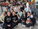 thumbnail gruppenfoto flughafen
