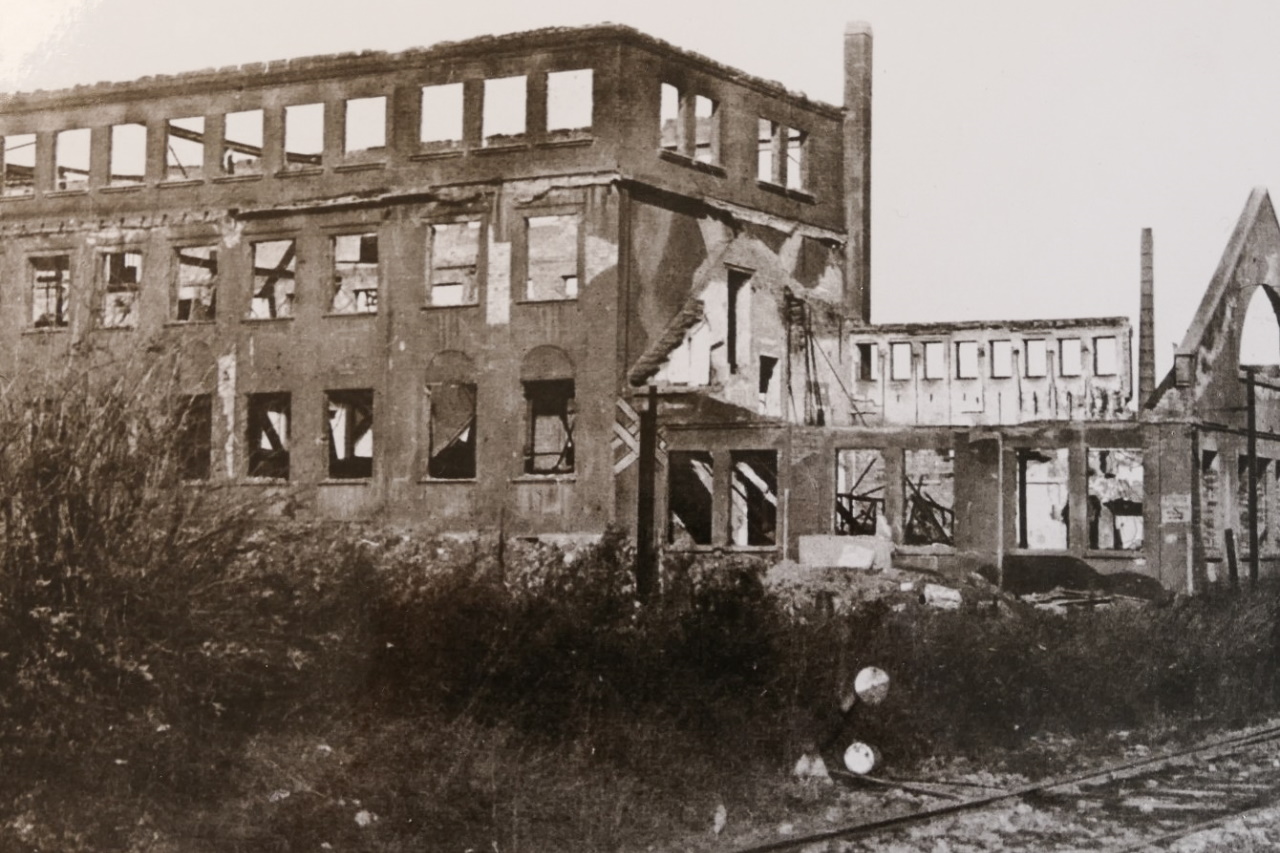 Verwaltungsgebäude der Firma Karl Schmidt GmbH 1945
